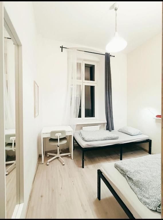 Centrum Fabryczna Rooms Łódź Exteriör bild