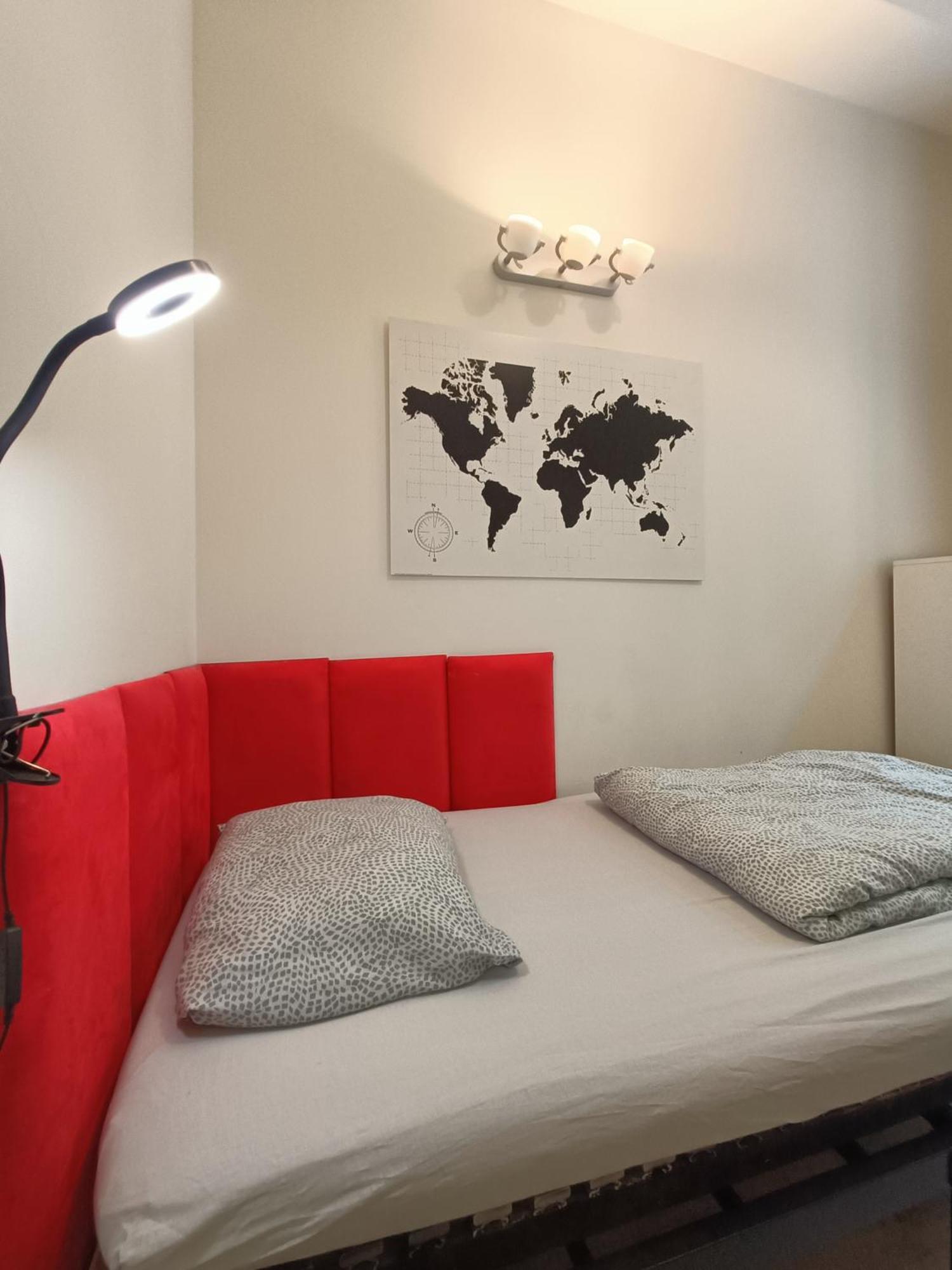 Centrum Fabryczna Rooms Łódź Exteriör bild