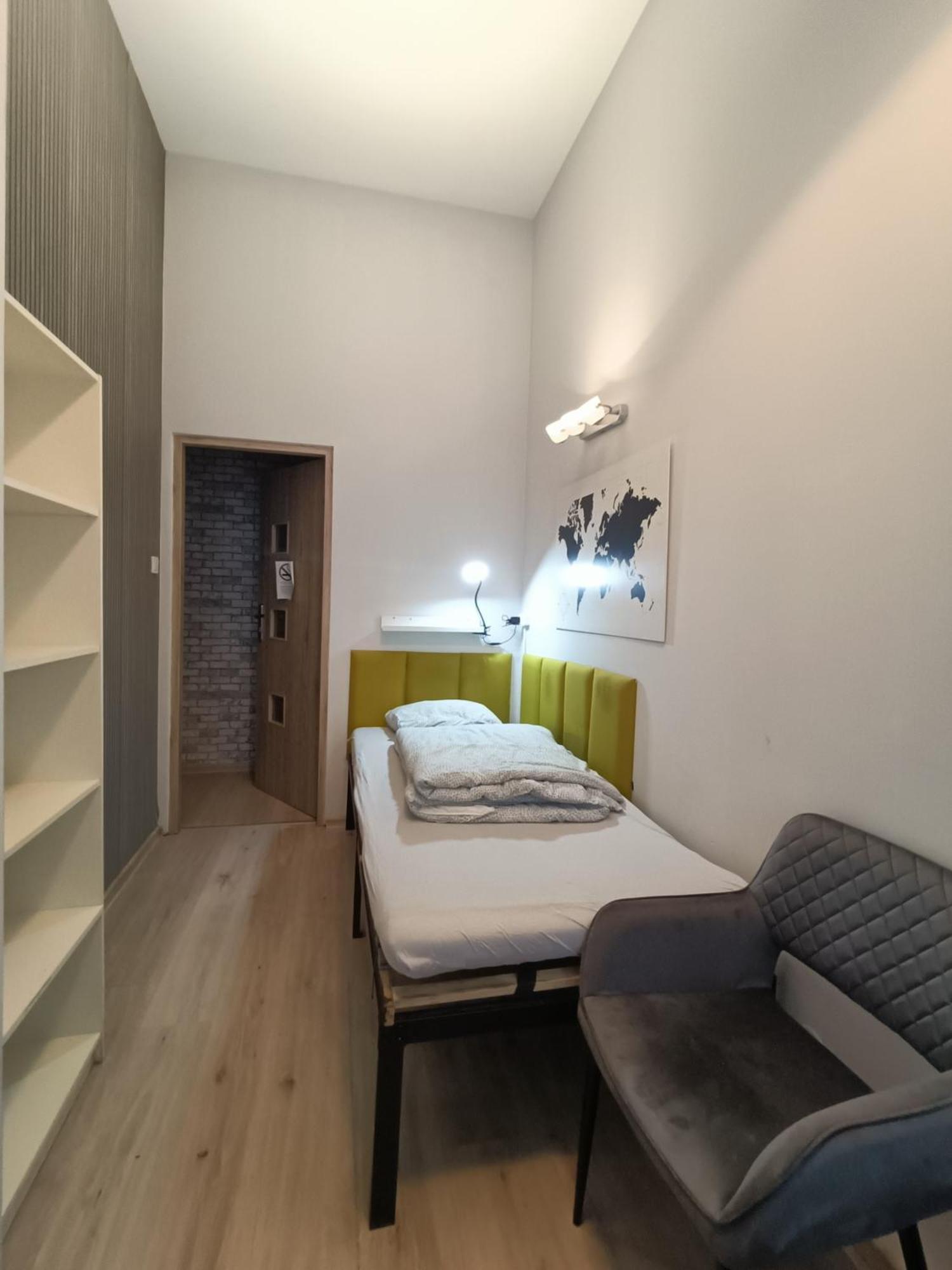 Centrum Fabryczna Rooms Łódź Exteriör bild